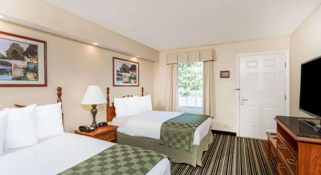Четырёхместный номер Standard Baymont Inn & Suites - Orangeburg