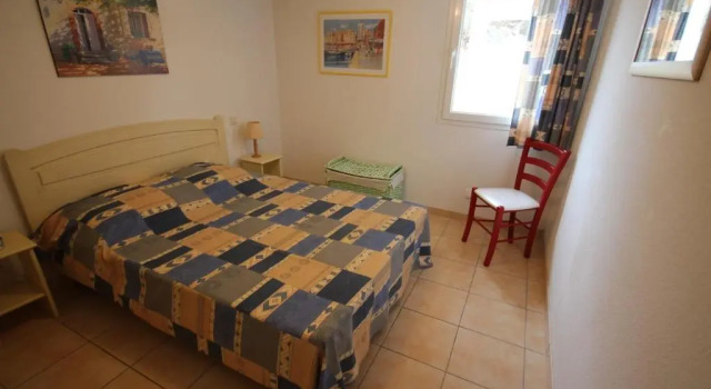 Belle villa 3 chambres 6 couchages grande terrasse sud parking privatif dans résidence sécurisée avec piscine commune 700 m de la mer LRCS174