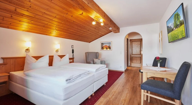 Hotel Garni Zugspitz, Rezervasyon Otel Farchant Garmisch-Partenkirchen