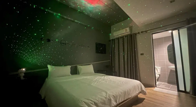 Двухместный номер Standard с балконом Bed-room at Suvarnabhumi Airport - Newly renovated
