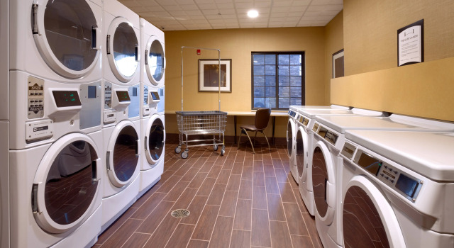 Staybridge Suites Cheyenne by IHG, Book Hotel 3-stjernede hoteller i Michigan, 3*