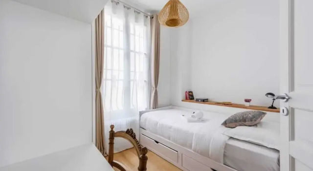 Luxury 4-bdr Apartment Near Saint-germain-des-prés, Забронировать Апартаменты/квартира Париж Иль-де-Франс, рядом с Станция метро Solférino