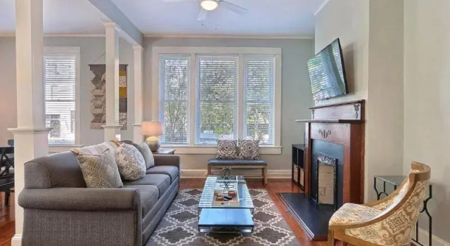 Апартаменты Lafayette Row Unit 1