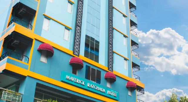 Кровать в общем номере Maverick Ratchada Hotel