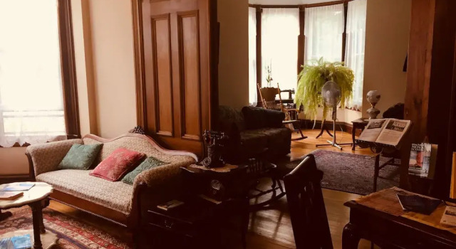Evangeline's Tower Bed & Breakfast, Rezervasyon Bed and Breakfast Parrsboro 