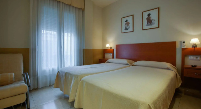 Hostal Forum, Book Hostel / Vandrerhjem Hostels i Madrid, Hostel / Vandrerhjem