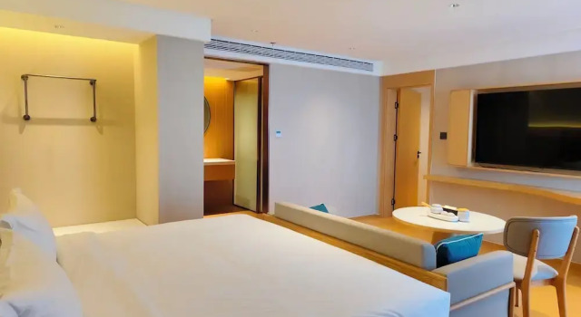 Семейный люкс с балконом и с видом на город Bangkok Oriental Hotel