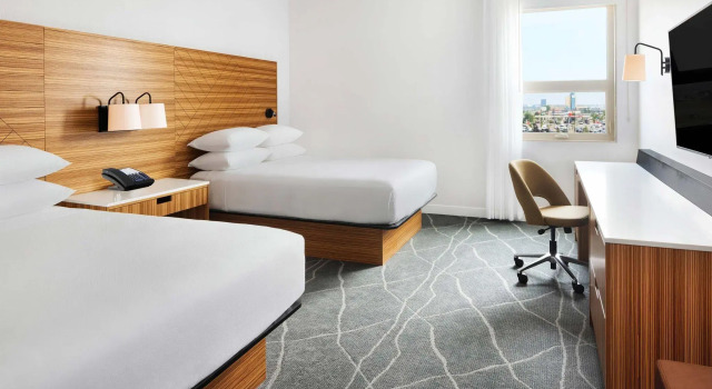 Четырёхместный номер Standard Delta Hotels by Marriott Grande Prairie Airport