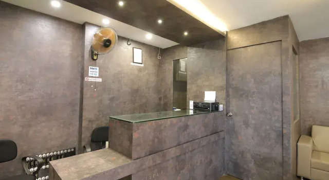 OYO 28093 Royal Sand, Забронировать Отель Отели штата Карнатаки с парковкой, Парковка
