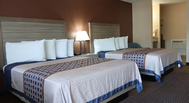 Четырёхместный номер Standard Three Rivers Inn