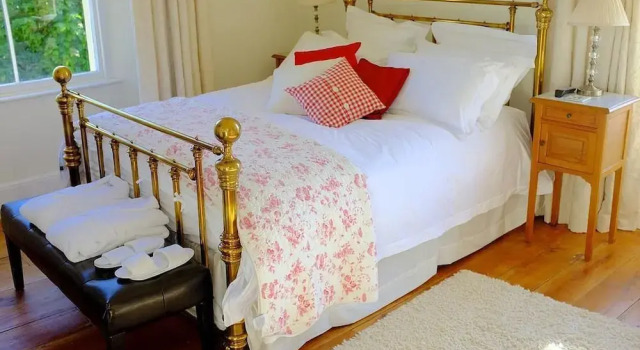 The Old Parsonage Bed and Breakfast (Devon), Book Hotel 3-stjernede hoteller i Totnes, 3*