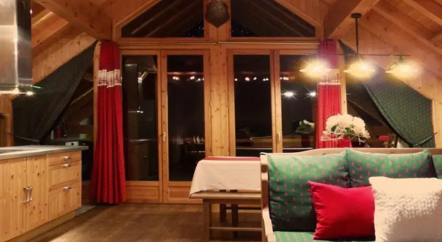Fermes DU Planet N°3 : Chalet 12 Personnes / Chalet 12 People, Забронировать Шале Виллы Овернь-Рона-Альпы, Вилла