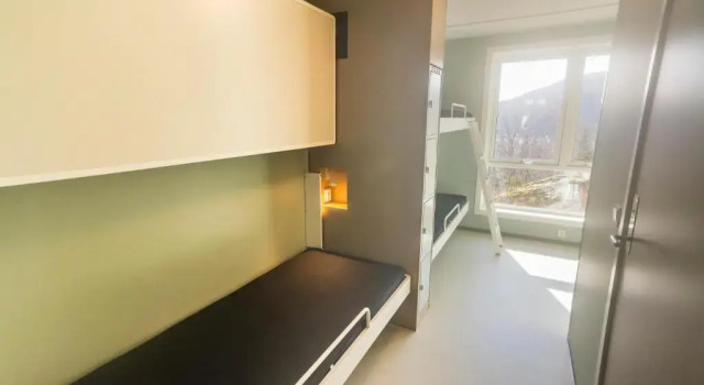 Кровать в общем номере (женский номер) Bergen Hostel Montana