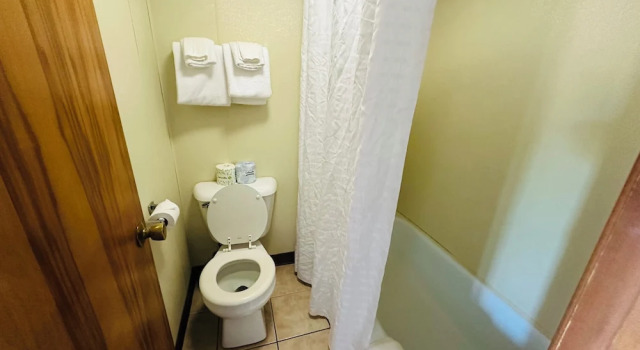 Люкс Quality Lodge - Cedar Point Area