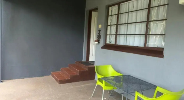 Busa House Self-Catering Unit, Забронировать Гостевой дом Гостевые дома Уайт-Ривер, Гостевой дом