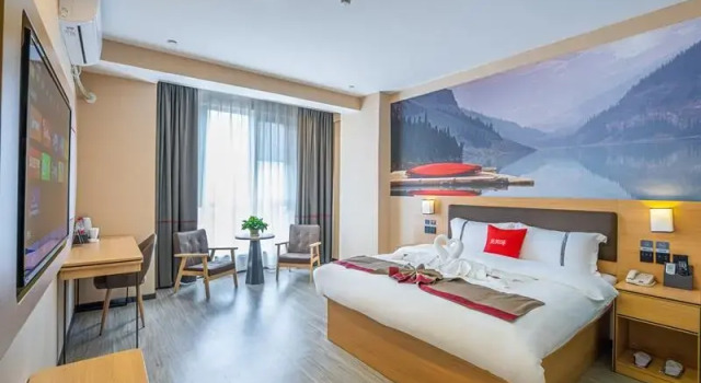 Thank Inn Plus Hotel Guizhou Guiyang Baiyun District Greenland International Plaza, Varaa Hotelli Guiyang Guizhou