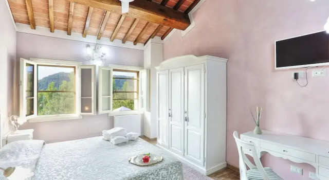 Wonderful Family Suite in Tuscany Near Pisa and Florence - Two Bedrooms 4 pl, Book Feriehus Villaer i Palaia, Villa