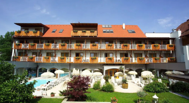 Hotel Legenstein, Rezerwuj Hotel Bad Gleichenberg Styrian Spa Country