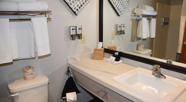 Четырёхместный номер Standard Wood River Inn & Suite