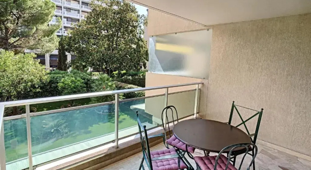 Студия с видом на сад Appartements de Standing Cannes Centre
