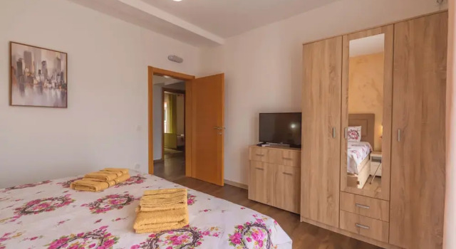 Villa Sunny Hill, Забронировать Вилла Коттеджи Старого города Будвы - Будванская ривьера, Коттедж