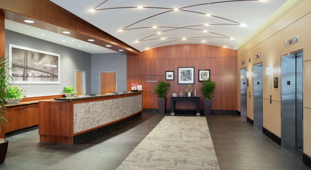 Hampton Inn Philadelphia Center City-Convention Center, Забронировать Отель Отели Филадельфии с бассейном, рядом с LOVE, Бассейн