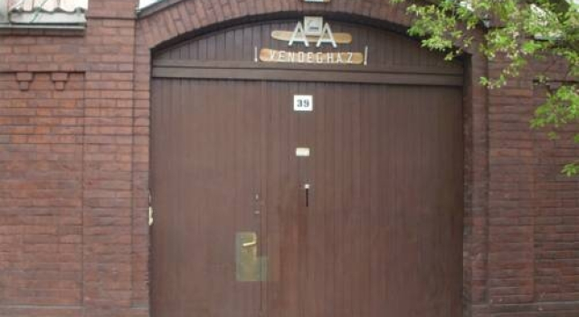 Garden 39 Vendeghaz, Забронировать Отель Сегед Чонград, рядом с New Synagogue