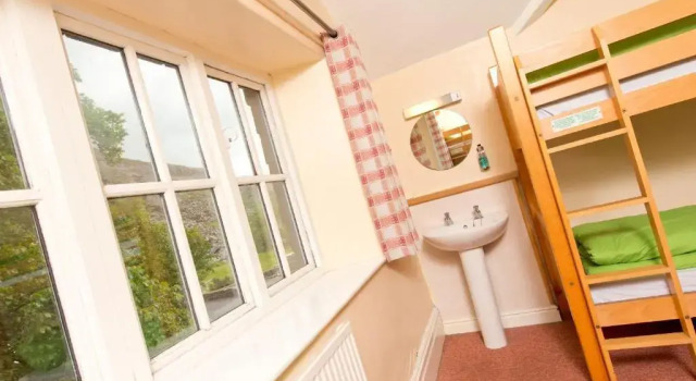 Кровать в общем номере YHA Idwal Cottage
