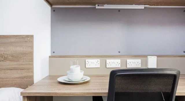 En Suite Rooms CARDIFF, Varaa Hotelli Cardiff Cardiff
