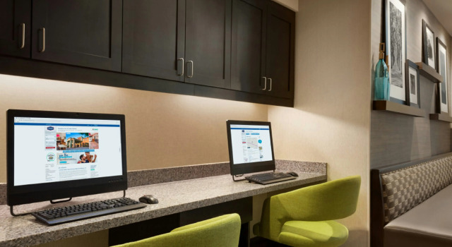Hampton Inn & Suites Springdale