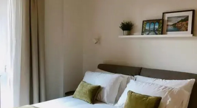 FOSCOLO 9 ROOM - BREAKFAST, Забронировать Отель Отели Комо 4 звезды, рядом с Фуникулер Комо-Брунате, 4*