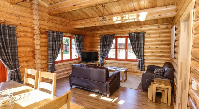 Коттедж Pine Lodge
