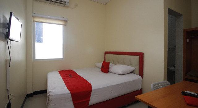 RedDoorz Plus @ Jalan Pemuda Jakarta