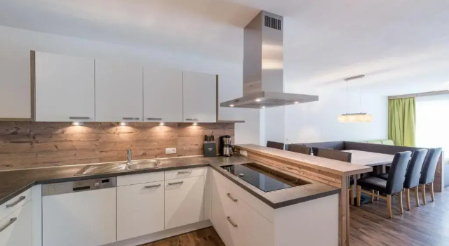 Апартаменты с 4 комнатами с балконом A Casa Saphir Appartement-Hotel