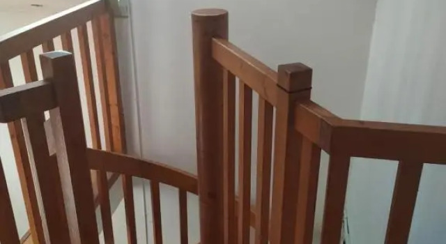 PAVILLON SUR COUR 2 ÉTAGE avec ESCALIER COLIMAÇON 5 MN PARIS