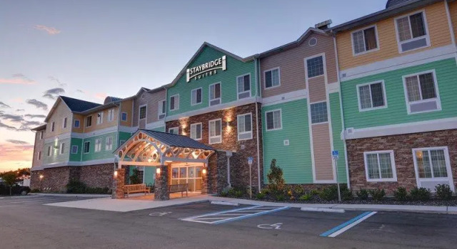 Staybridge Suites Lakeland West, Забронировать Отель Отели Lakeland - Winter Haven с завтраком, Завтраки