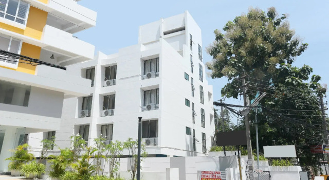 OYO 8220 Hotel Ganesh, Забронировать Отель Отели штата Кералы с парковкой, Парковка