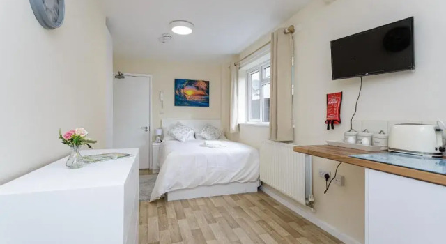 Студия Blackberry - Stylish Self-Contained Flats in Soton City Centre