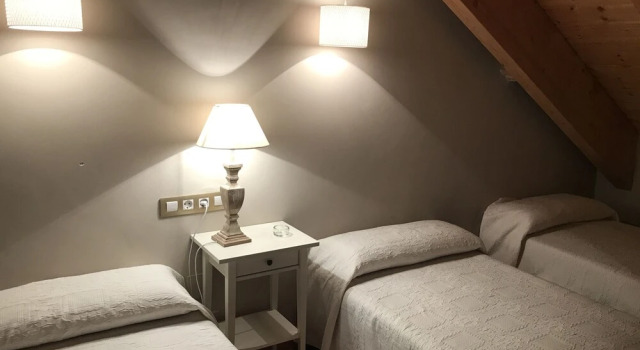 Apartamento Balcón de Jaca II, Book Apartment Hotels in Aragon with Parking, Parking