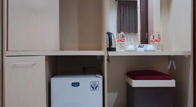 Номер Deluxe с балконом Hotel Scarlet Kebon Kawung