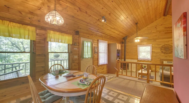 Eureka Springs Studio w/ Deck, Views & Bbq!, Забронировать Апартаменты/квартира Апартаменты Northwest Arkansas, Апартаменты/квартира