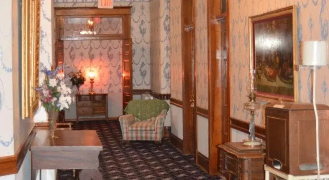 Cripple Creek Hospitality House, Book Hotel Cripple Creek Colorado