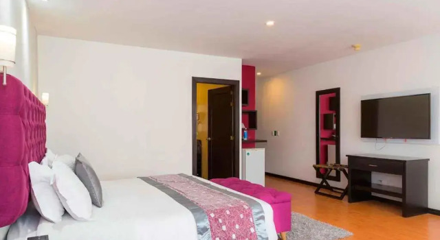 Полулюкс Hotel Varuna