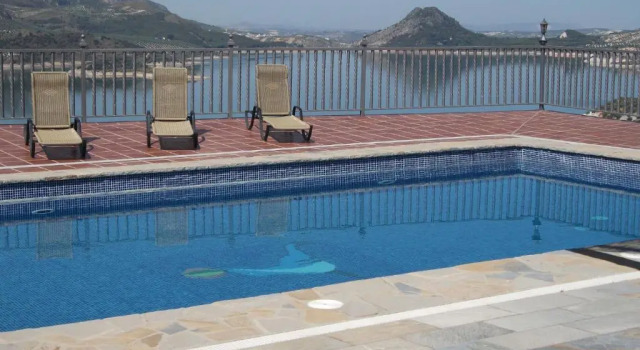 La Villa del Lago, Book Villa Hoteller i Iznajar med pool, Swimmingpool