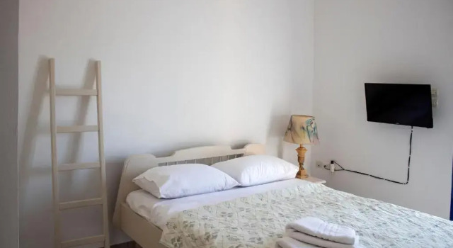 Hara's Studio, Rezerwuj Apartament Hotele w Saronic Islands z parkingiem, Parking