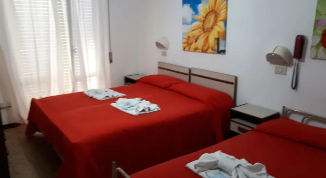 Трёхместный номер Standard с балконом Hotel Emanuela