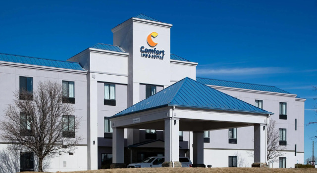 Comfort Inn & Suites Hutchinson, Rezerwuj Hotel Hotele w Hutchinson z basenem, Basen