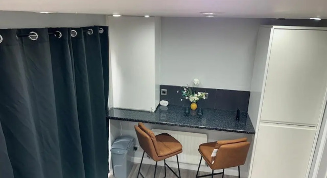 House Sleeps 7 - Contractors, Free Parking, Rezervasyon Tatil Evi Merseyside villalar, Villa