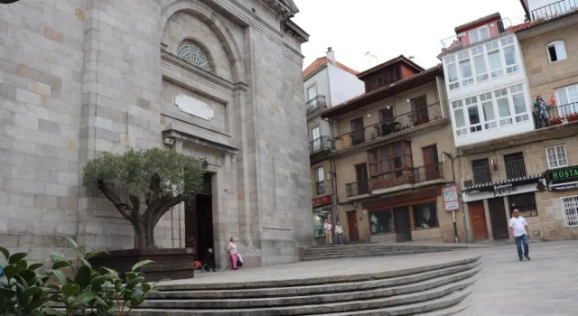 R4Hostel, Забронировать Отель Отели и гостиницы Виго, рядом с Monumento a los héroes de la Reconquista, Отель