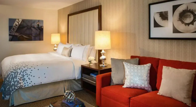 Двухместный номер Superior Renaissance Newark Airport Hotel